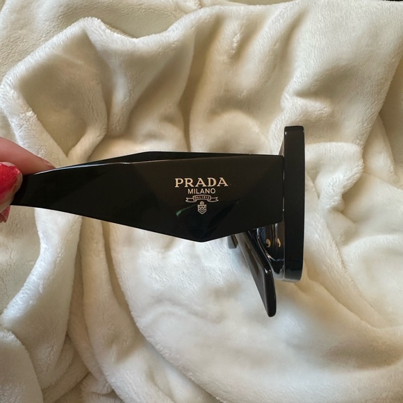 Prada sunglasses - Picture 2 of 4